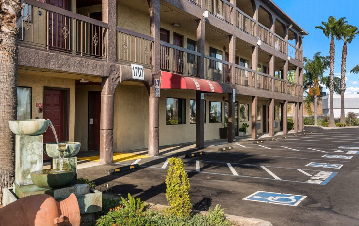 Red Roof Inn Stockton: cheap and cozy hotel